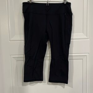 Calia Black Capri Leggings